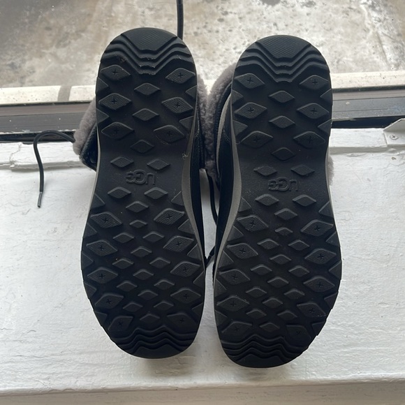 Women's Adirondack Round Toe Leather & Suede Waterproof Booties - Picture 6 of 7